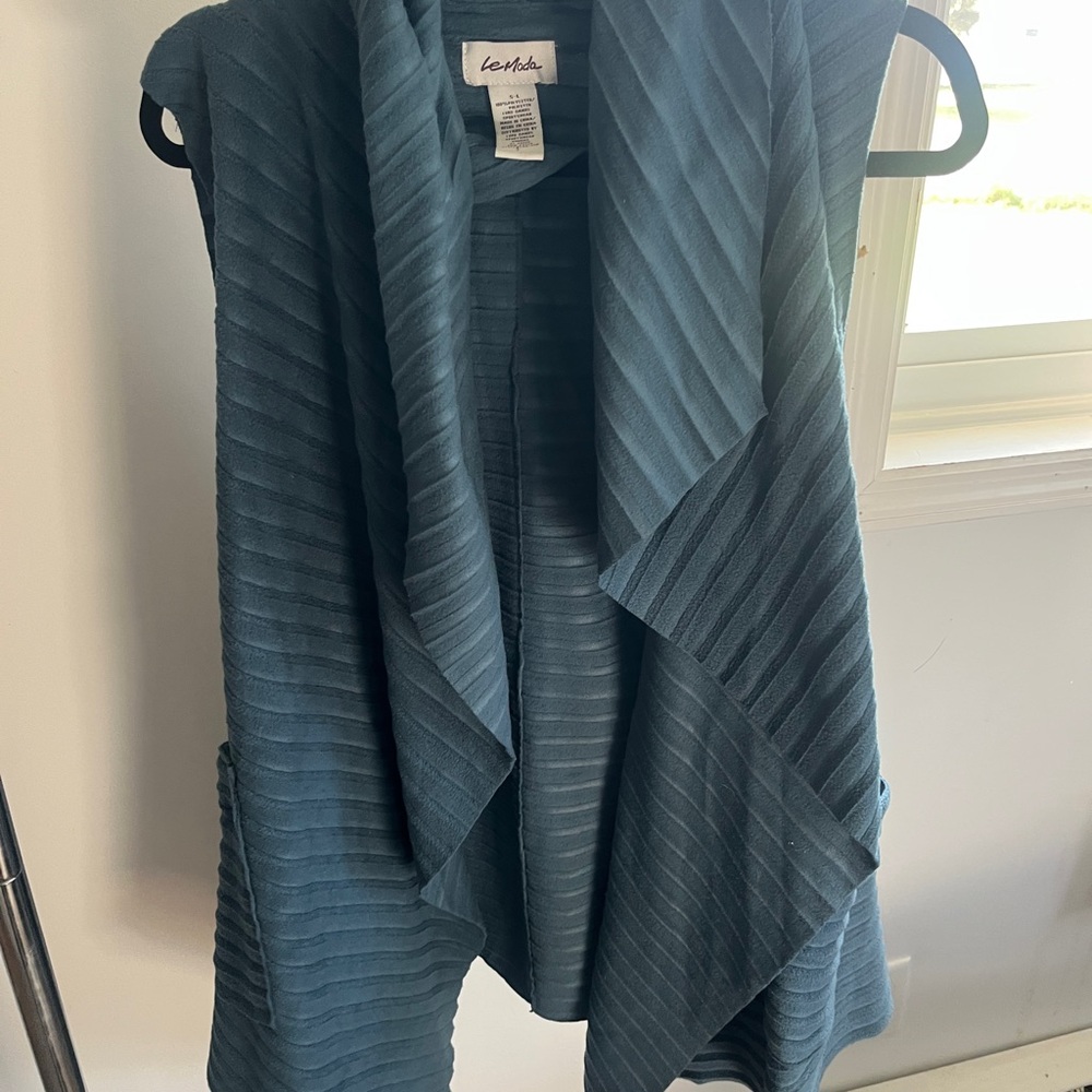 Le Moda Blue Sleeveless Sweater